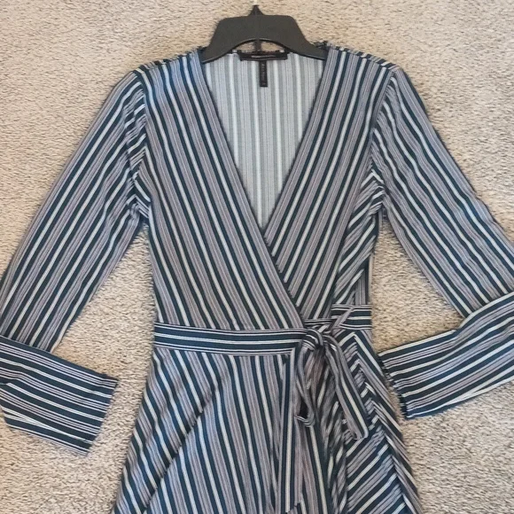 BCBGMaxazria wrap dress - Picture 2 of 6